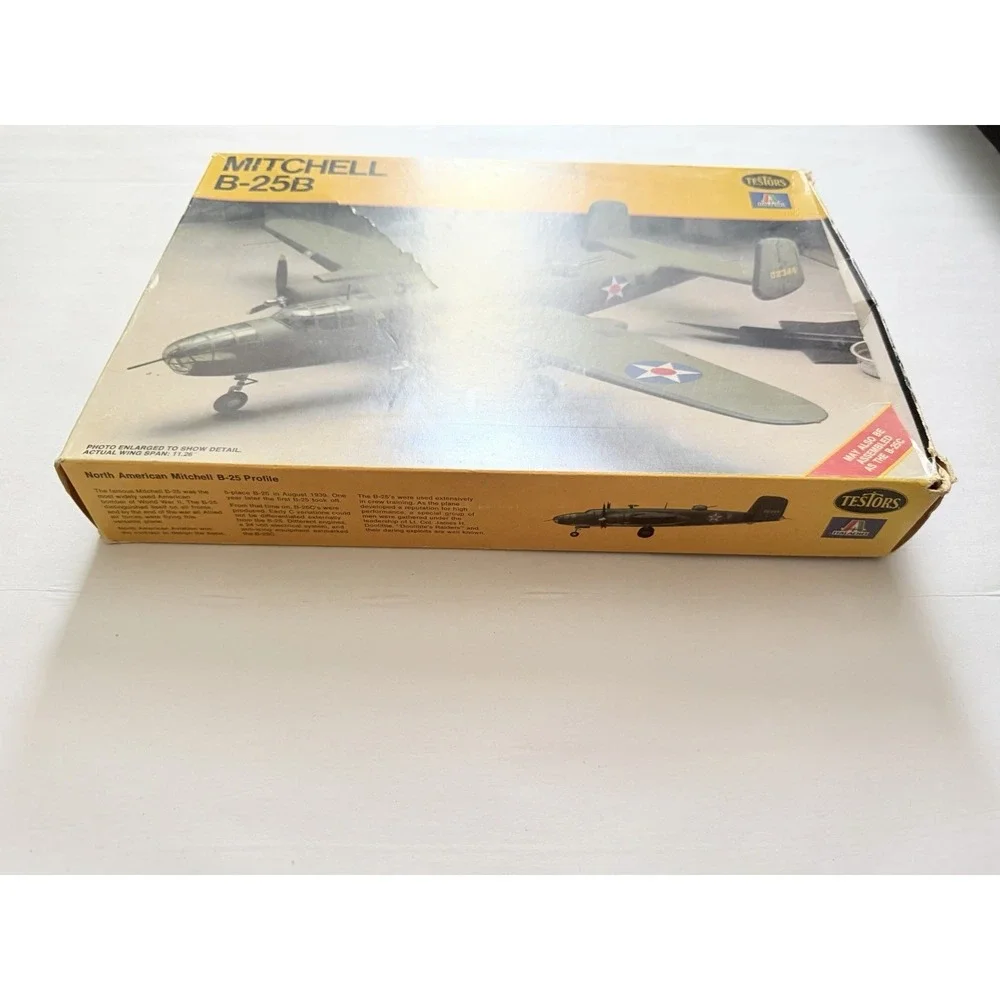 Testors Mitchell B-25B 1/72 Model Kit No 861 Vintage Open Box